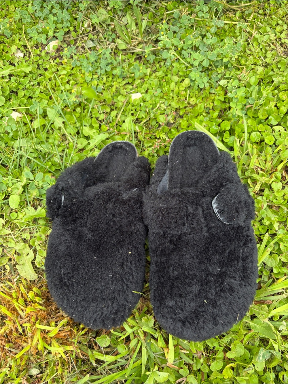Plush Black Fuzzy Slide Slippers